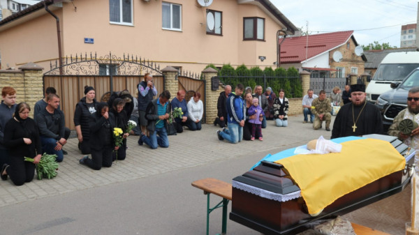 У Підгайцівській громаді провели в останню путь Руслана Литвинюка, який загинув на Донеччині
