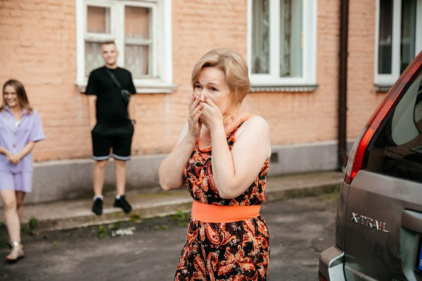 Не бачилися три місяці: Волинський військовий зробив зворушливий сюрприз родині
