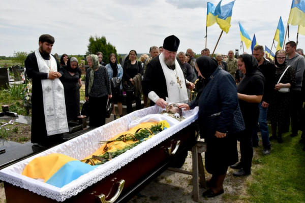 З надзвичайною вірою в Україну боронив Батьківщину: В останню путь провели волинянина Віталія Приймака