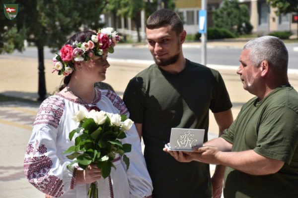 На Донеччині одружилися дві пари волинських військових