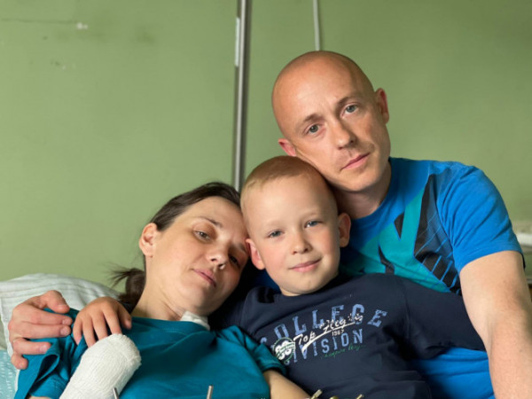 Втратила руку, ногу та дитину під серцем: лікарі дивом врятували жінку з Донеччини