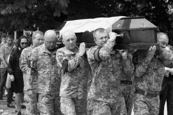 Загинув під час виконання бойового завдання: у Луцьку попрощалися з Героєм Маркіяном Нагорнюком