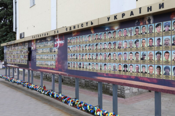У Луцьку вшанували військових, що загинули внаслідок бойових дій на Сході України