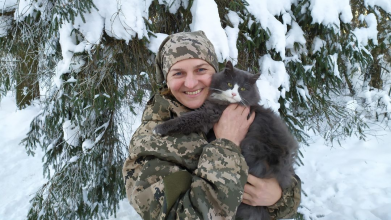 Волинянка захищає кордон разом із своїм котом