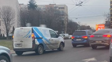 У Луцьку - аварія на кільці: рух ускладнений