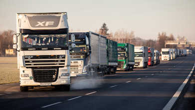 Польща закрила останній пункт пропуску для вантажівок з Білорусі