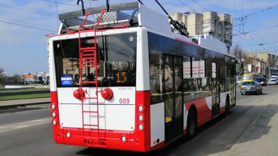 Через відключення світла тролейбуси у Луцьку курсуватимуть за зміненими маршрутами: графік