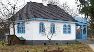 У День народження Лесі Українки затопило її «білий будиночок» в Колодяжному