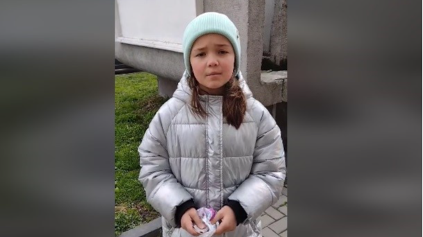 Замість ляльки - рюкзак для захисника: На Рівненщині 9-річна дівчинка віддала подаровані на день народження гроші для ЗСУ