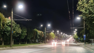 Чому у Луцьку не вимикають вуличне освітлення вночі: пояснення «Луцьксвітла»