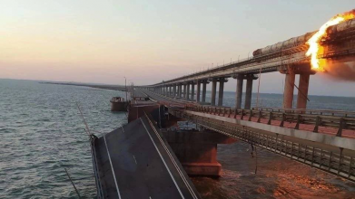«Світає, міст гарно палає»: спецслужба прокоментувала вибух кримського мосту