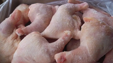 Викликає важкі захворювання: до України завезли небезпечну курятину