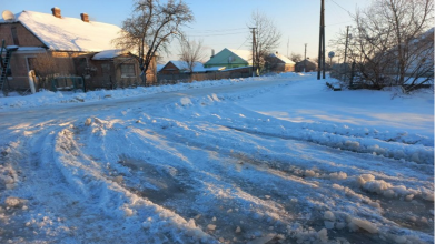 «Ноги роз’їжджалися на льодяній дорозі»: жителі громади на Волині нарікають на нечищені вулиці