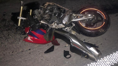 Нічна ДТП у Луцьку: легковик збив мотоцикліста, який хотів «проскочити»