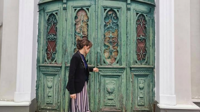 Старовинні двері з Луцька реставрують майстри з Івано-Франківська