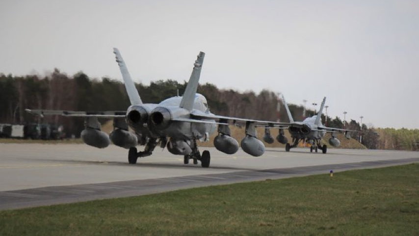 США перекинули у Польщу військові літаки