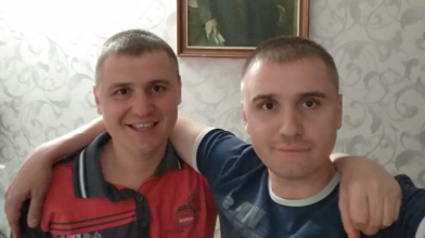 Скандально відомих братів-комуністів з Луцька відпустили з СІЗО під домашній арешт