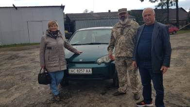 Сім'я ківерцівських підприємців передала власне авто для ЗСУ