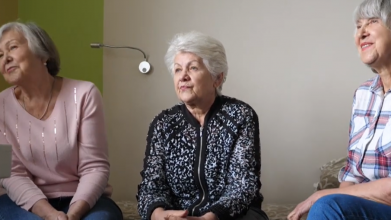«Так хочеться жити»: три сестри з Краматорська допомогають волонтерам у Луцьку