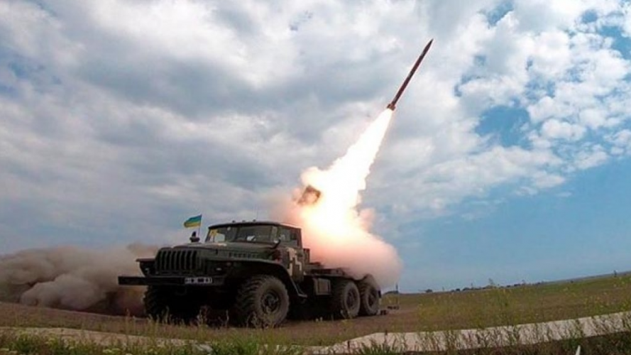 Україні потрібні ракетні системи залпового вогню та авіація, - Кулеба до G7