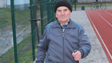 «Просив би відправити мене до війська»: 85-річний волинянин щодня пробігає щонайменше 2 кілометри