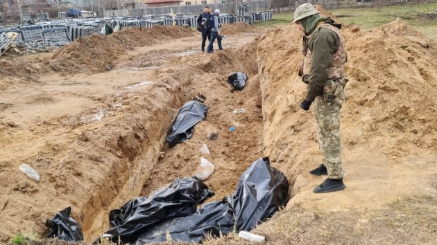 На Київщині виявили більше 10 масових поховань мирних жителів