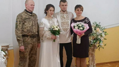 Війна почуттям не завада: волинський військовий приїхав у відпустку, щоб одружитися з коханою