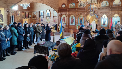 Батько та брати воюють за Україну: у Луцькому районі попрощалися із загиблим Героєм Олександром Радчуком