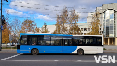 Зупинка електротранспорту у Луцьку: чи вистачає автобусів у місті