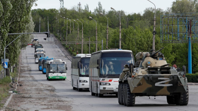 З «Азовсталі» виїхало мінімум 7 автобусів з українськими захисниками під наглядом росіян, - ЗМІ