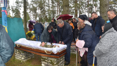 Віддав життя за Україну: на Волині попрощалися із Героєм Василем Макаровим