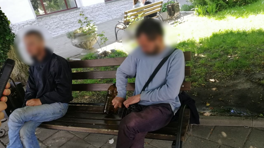 У Луцьку оштрафували двох чоловіків, які розпивали спиртне у Старому місті