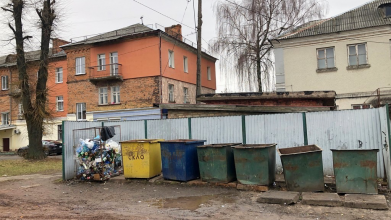 «Чисте місто»: у трьох мікрорайонах Нововолинська встановлять нові сміттєві майданчики