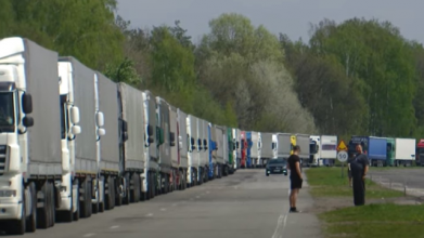У черзі на «Ягодині» стоїть кілька сотень вантажівок: у чому справа