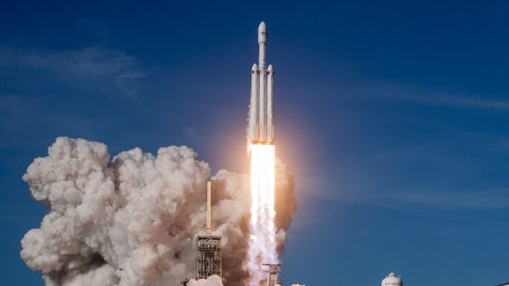 SpaceX відправила в космос перший екіпаж, який складається лише з туристів