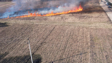 Поблизу Луцька сталась масштабна пожежа: показали відео з дрона