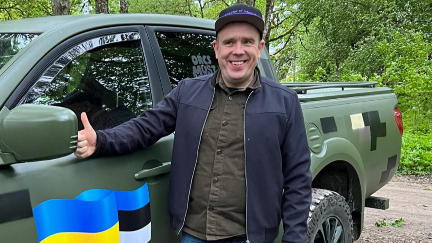 Естонський підприємець передав Україні 66 бойових пікапів