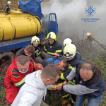 ДТП під Луцьком: рятувальники деблокували водія молоковоза з авто. Фото