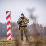 Польща почала зводити електронний бар'єр на кордоні з Росією
