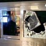 Волинянин розбив вікно у кафе біля Луцька, щоб вкрасти алкоголь