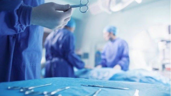 Лікарка під час операції забула серветку в тілі 7-річної дитини