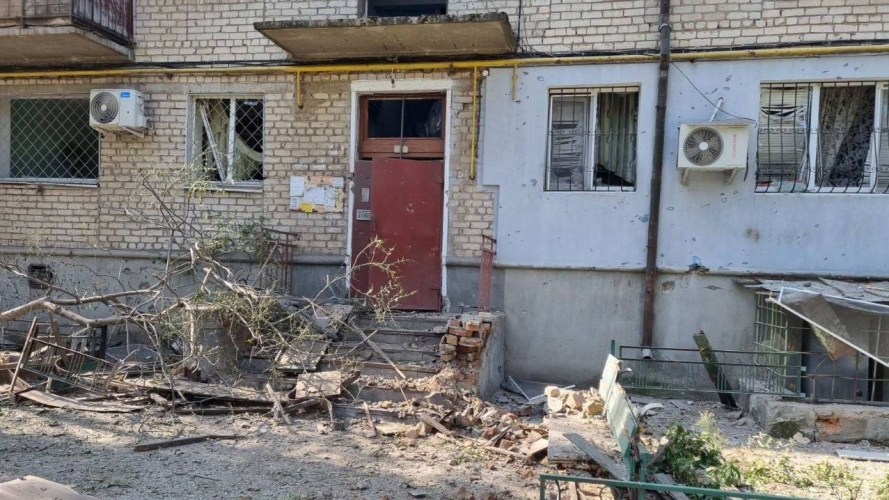 Окупанти обстріляли житлові квартали Миколаєва, є поранені