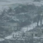 Російський снайпер застрелив останню жительку: як виглядає спалене ворогом селище на Луганщині. Відео