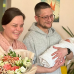 Герой України приїхав з Бахмута до Рівного, побачитись з новонародженою донечкою